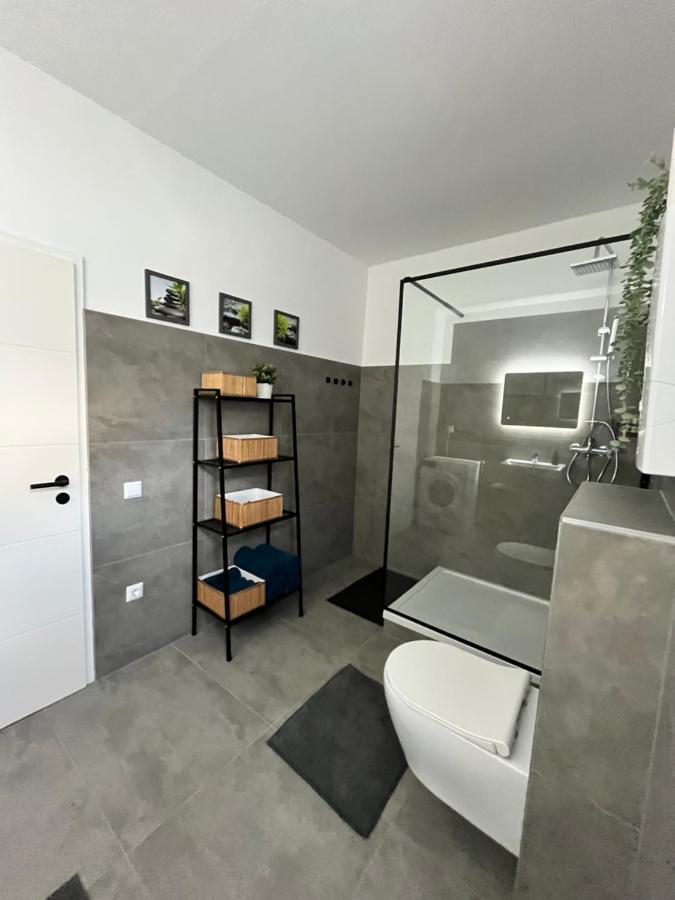 Appartment Florida Naehe Duesseldorf, Messe, Hbf, City, Wifi, Helios Hospital Krefeld Exterior foto